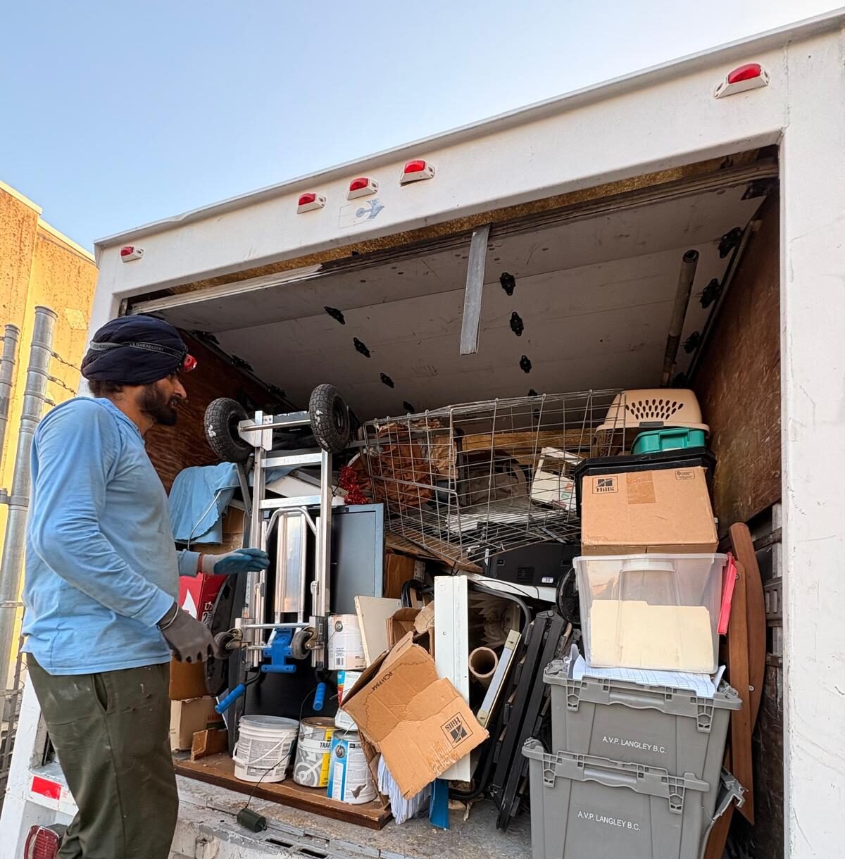 Junk removal service in Surrey BC